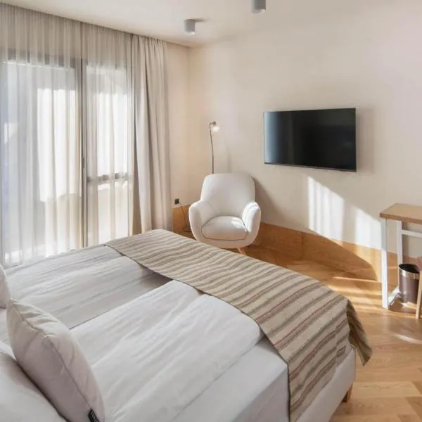 Skigyimes Hotel，位于Lunca de Sus的酒店