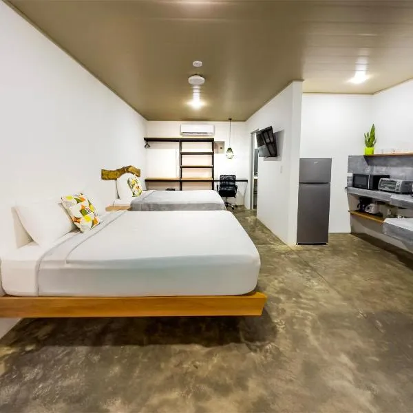 Nomad Living CR Tárcoles，位于塔尔科莱斯的酒店