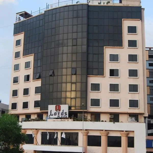 Lords Plaza Surat，位于Dighas的酒店
