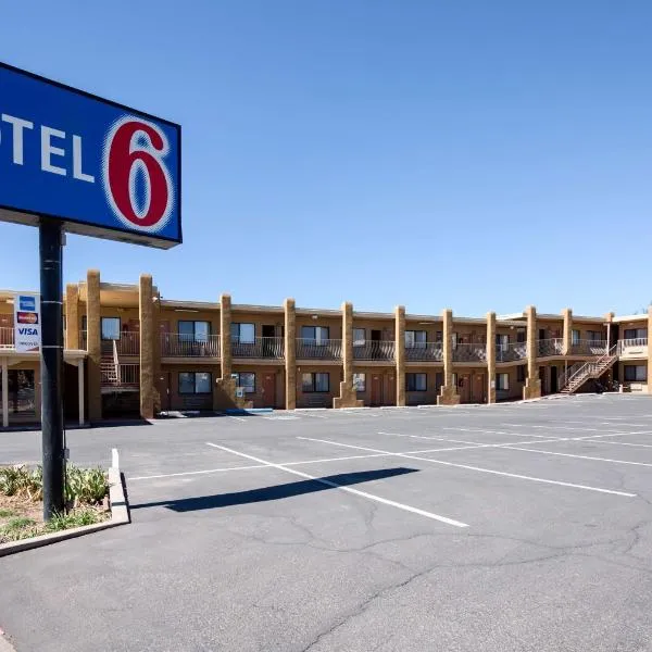 圣非广场城市商业区6汽车旅馆，位于Eldorado at Santa Fe的酒店
