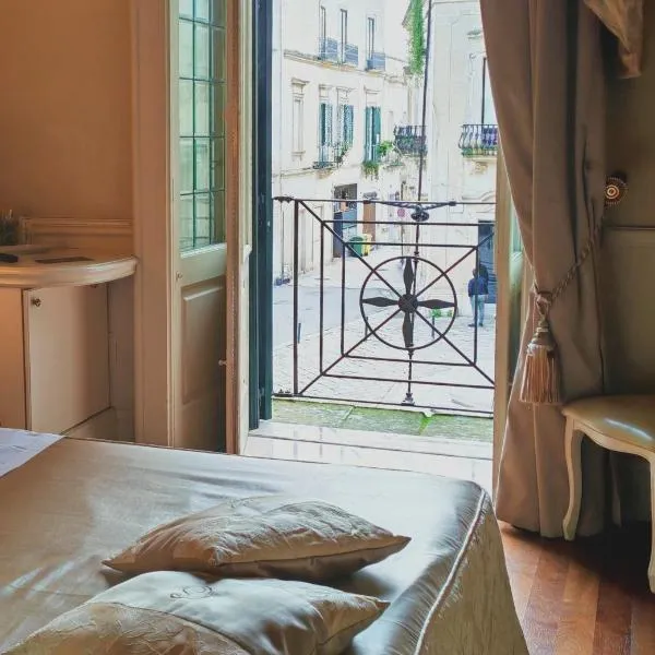 圣基娅拉套房酒店，位于莱切的酒店