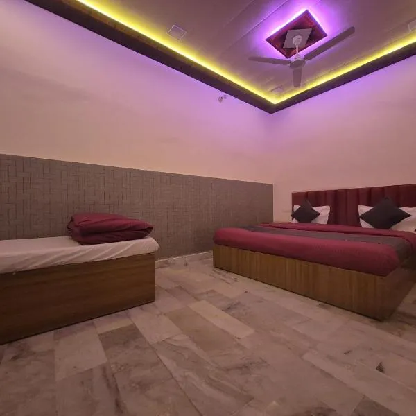 The Street Homestay-600m from Taj Mahal，位于阿格拉的酒店