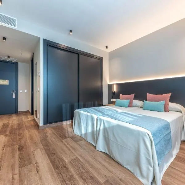 UNIVERSA Hoteles，位于圣维森特德尔拉斯佩奇的酒店