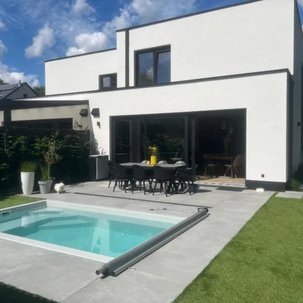 Home Terboekt，位于亨克的酒店