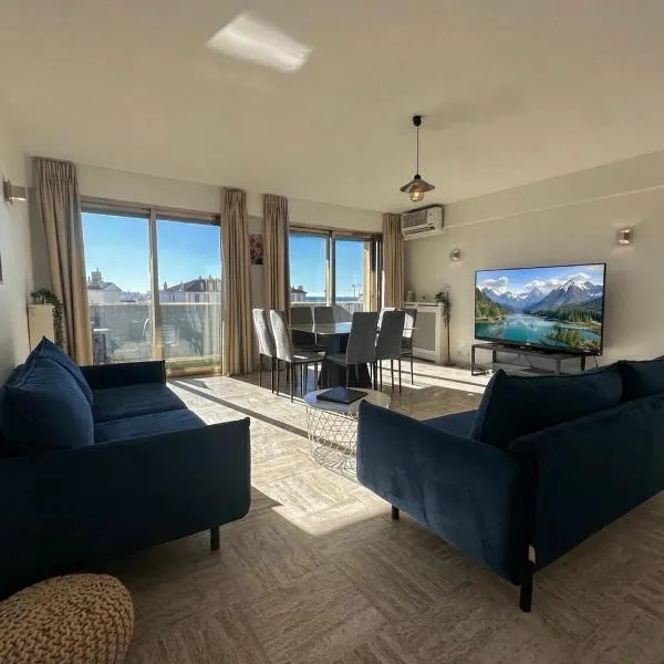 Central -300m Palais- Seaview-A/C-WIFI-spacieux，位于戛纳的酒店