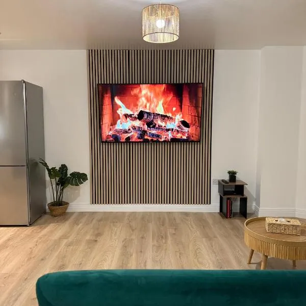 Modern Refurbished Apt in Stevenage Town Centre，位于斯蒂夫尼奇的酒店