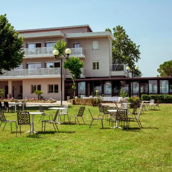 Hotel Stella del Benaco，位于马内尔巴的酒店