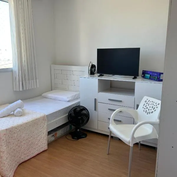 Apartamento ou quarto compartilhado - 7 minutos do AEROPORTO com Piscina，位于萨尔瓦多的酒店