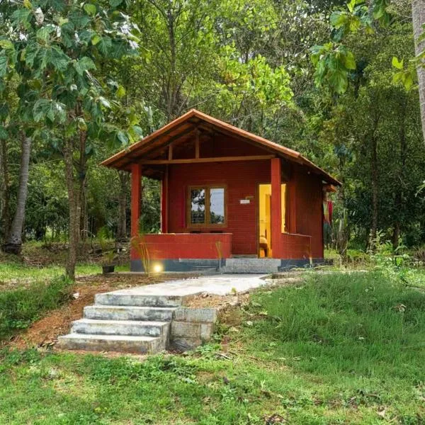 StayVista at Jims Farmstay with Pool, Pet-friendly，位于Halgūr的酒店