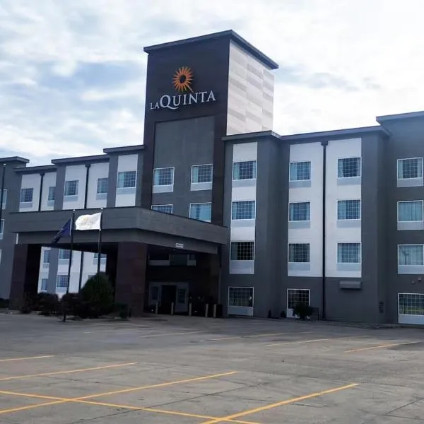 La Quinta Inn & Suites by Wyndham Minot，位于迈诺特的酒店