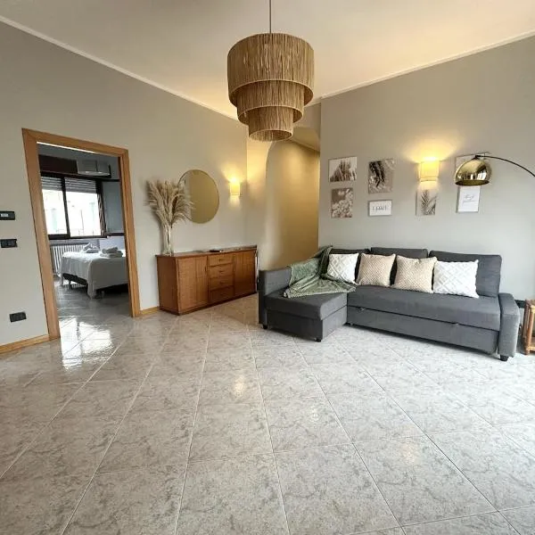 AtticoVistaMare-PrimeLocation-2Bedr-2Bath-Parking-GrandiSpazi-PosizioneFantastica，位于里米尼的酒店