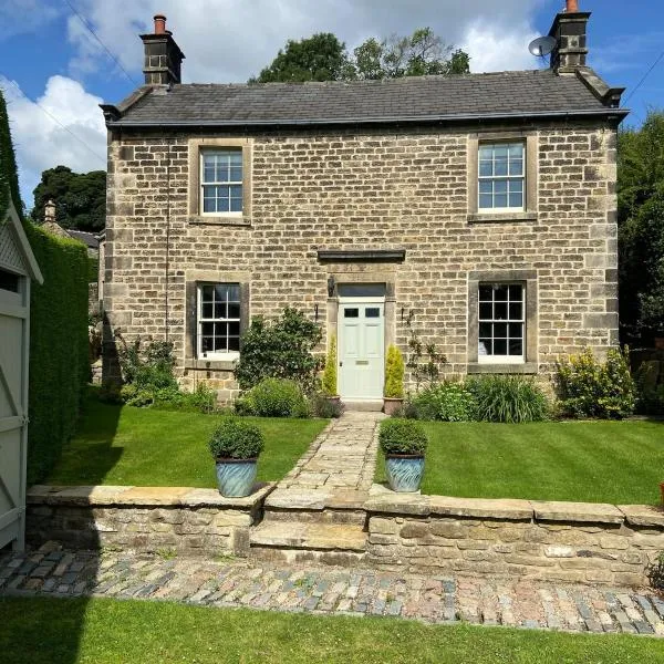 Garden annexe in Hathersage centre with parking，位于哈瑟西奇的酒店