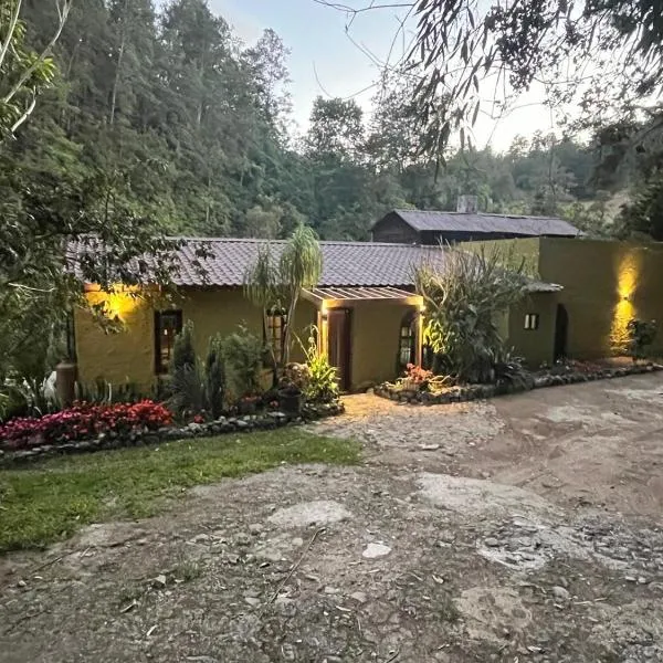 Arroyo Frío River Lodge，位于Arroyo Frío的酒店