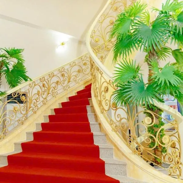 Ruby Hotel Front Of Beach 2，位于Bình Sum的酒店