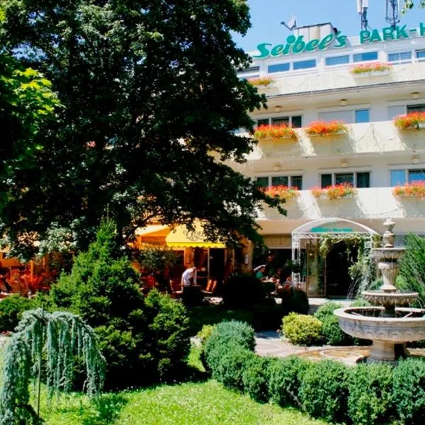 赛贝尔公园酒店，位于格勒本采尔的酒店