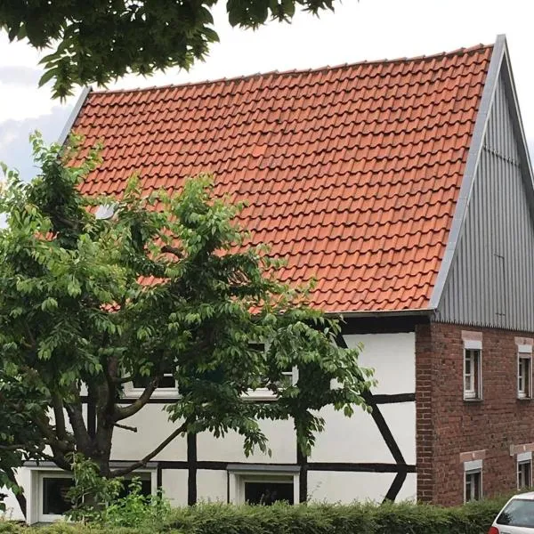 Fachwerkhaus mit Garten nah an Stadt und Natur，位于翁纳的酒店