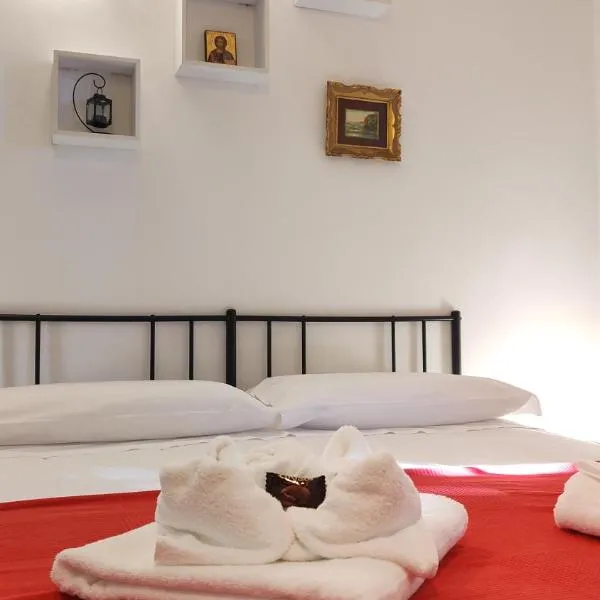 All'Ombra di Santa Chiara by MyAssisiSuite - Dormi in una Casa del '400 - 140 mq, RARO PIANO TERRA - 4 Veri Letti Matrimoniali, Zero Divani Letto - LIVE CHECK-IN, No Key Box, 4 Real Beds, Jacuzzi - Mówimy po polsku，位于阿西西的酒店