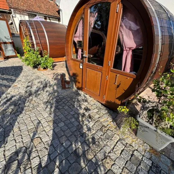 Schlafen im Weinfass，位于Ipsheim的酒店