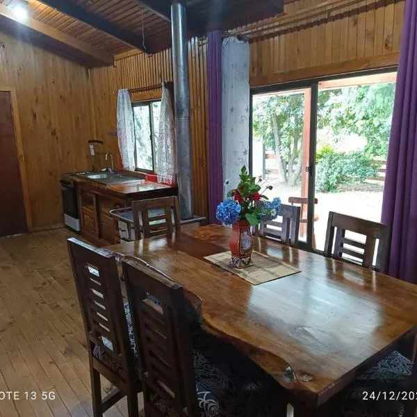 Hermosa cabaña en Los Lagos Region de los Rios,位于Los Lagos的酒店