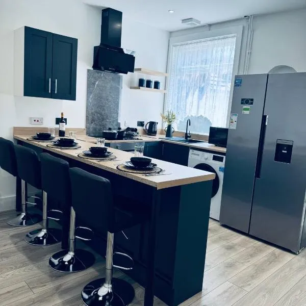 Sterling House - by Eazystays，位于克鲁的酒店