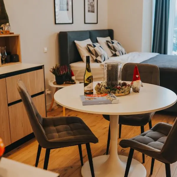 Sheraa Home，位于Ķesterciems的酒店