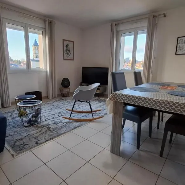 Apppartement 2 pièces centre-ville，位于Chauffailles的酒店