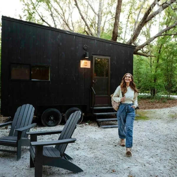 Postcard Cabins Gilchrist Springs, Outdoor Collection by Marriott Bonvoy，位于高泉的酒店