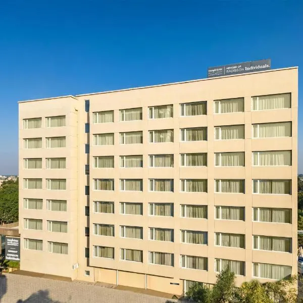 Temple Tree Hotel Shirdi, a member of Radisson Individuals,位于舍地的酒店