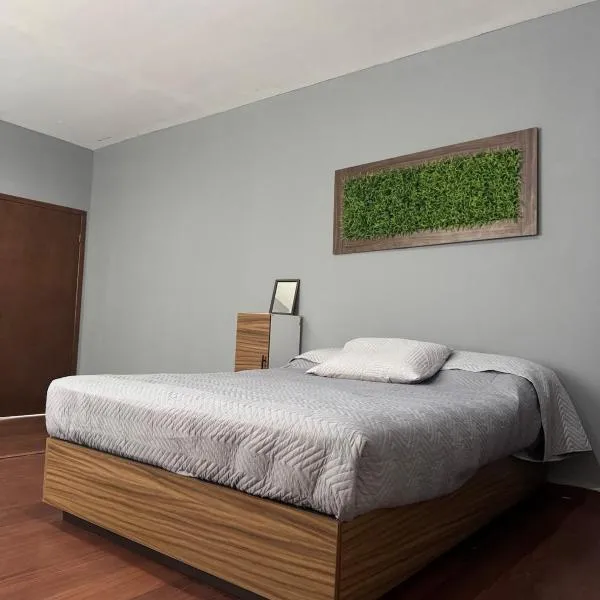 Departamento Moderno y Centrico check in autonomo no necesitas llaves，位于瓜伊马斯的酒店