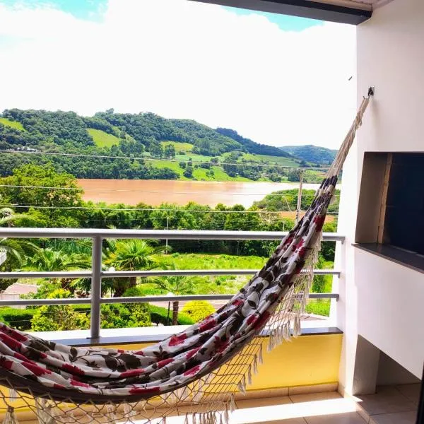 Apartamento em Marcelino Ramos ao lado das Termas，位于Belém Velho的酒店