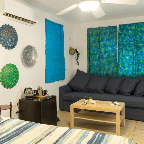 Trade Winds Restaurant & Guest House，位于别克斯的酒店