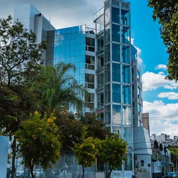 Verona Tower Hotel，位于迪维诺波利斯的酒店