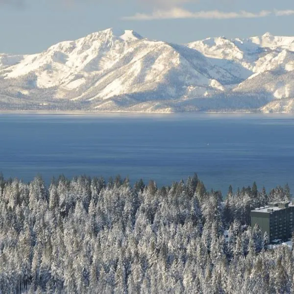 太浩湖凯悦Spa度假酒店，位于斜坡村的酒店