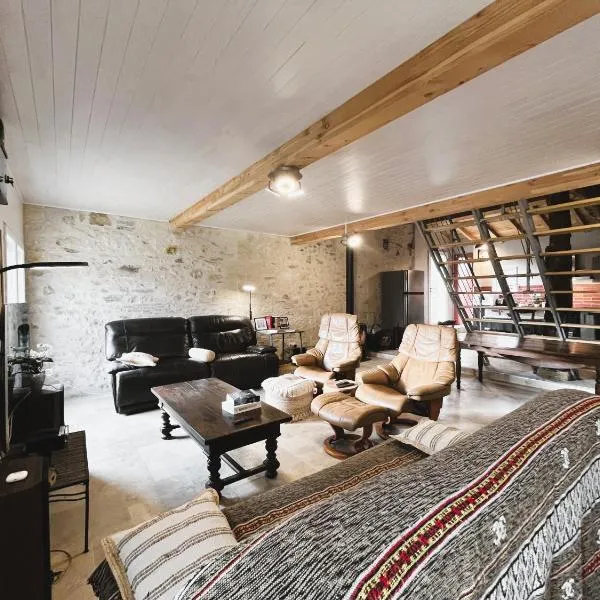 La Chouette - Ancienne grange entièrement rénovée 4 personnes,位于Bédenac的酒店