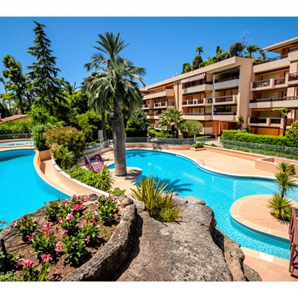 Beautiful 36m2 studio apartment & 50m2 terrace，位于戛纳的酒店