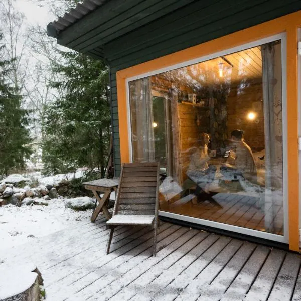 Ennu’s hut，位于Loksa的酒店