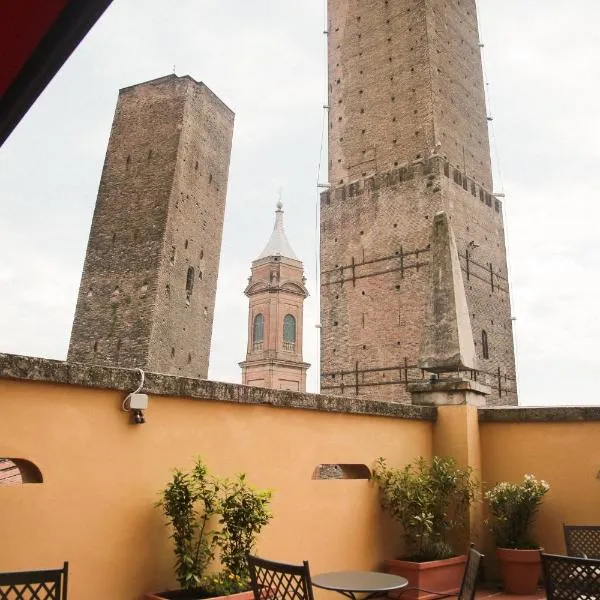 Albergo Garisenda con terrazza panoramica sulle Due Torri，位于博洛尼亚的酒店