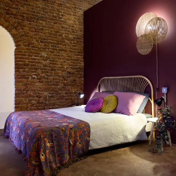 La SERAFINA，位于Vanzaghello的酒店