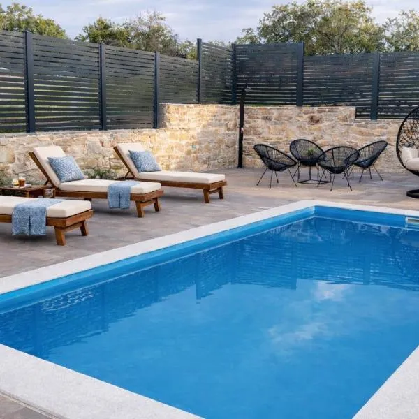 House Gruja with Pool，位于普利莫顿的酒店