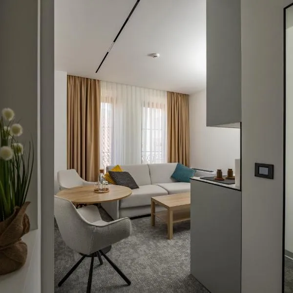 Hotel Opal Casa，位于新帕扎尔的酒店