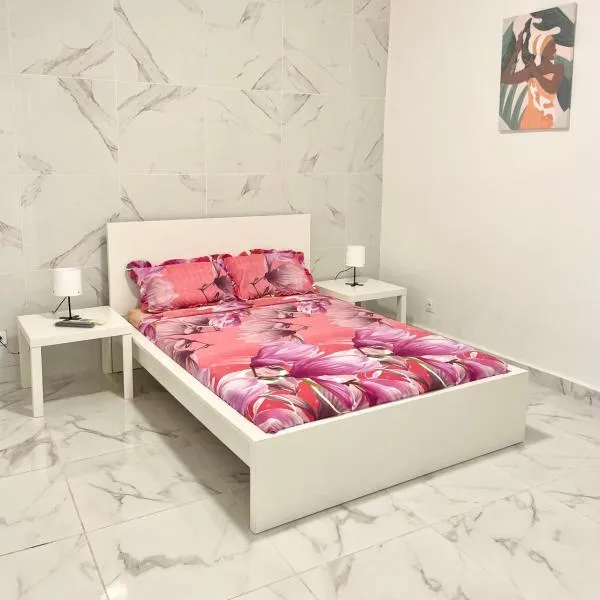 Villa Côte d Azur - 4 chambres, 4 TV, 4 salles de bain privatives - Internet Netflix，位于Mtsamboro的酒店