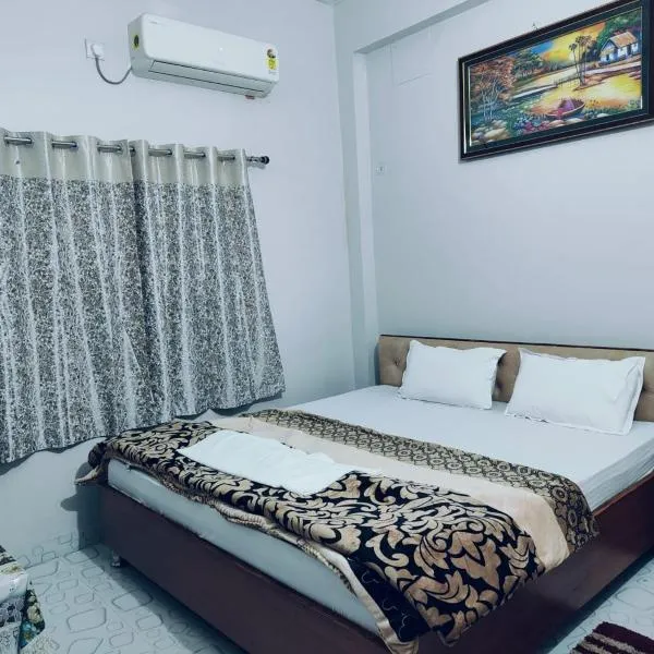 Hotel !! Anand - Palace Near Banaras Railway Station - Offers Budget Rooms With Wi-fi Facility - A Comfort Stay Guest House In Varanasi，位于瓦拉纳西的酒店