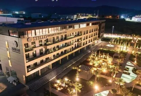 Stillo Business Hotel & Spa，位于Aliağa的酒店