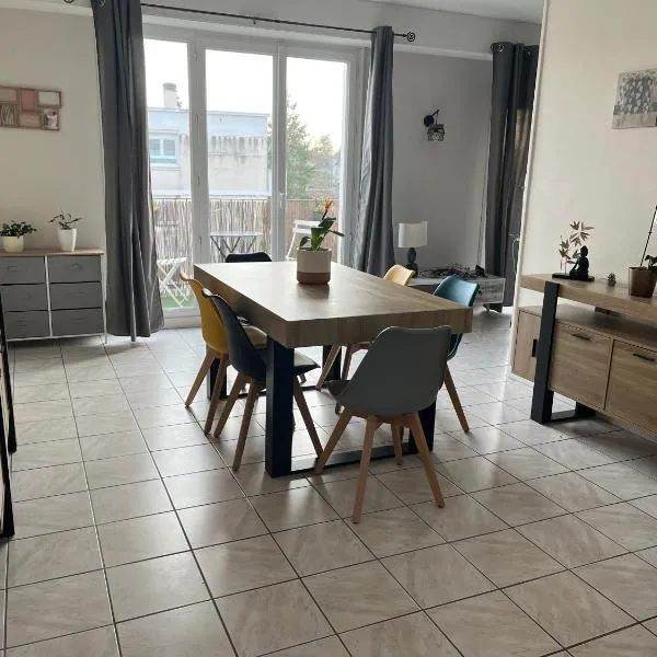 Appart Cosy Centre ville -proche gare，位于沙泰勒罗的酒店
