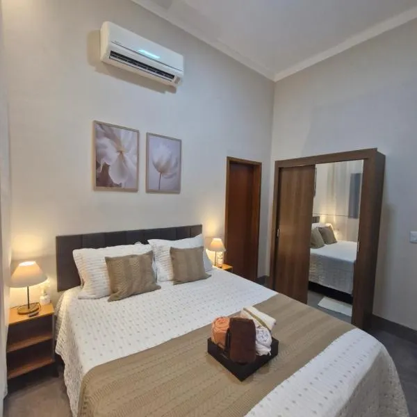 Casa Alves Aluguel de Temporada Próx Hospital do Amor em Barretos SP Com Suíte e Ar condicionado，位于巴雷图斯的酒店