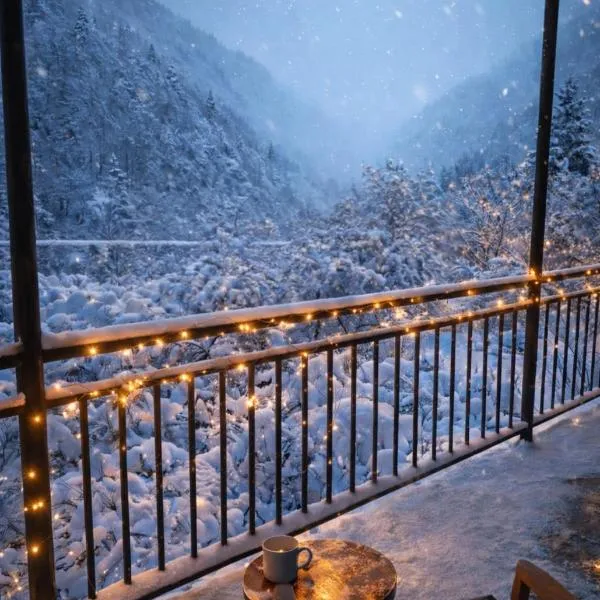 White House In Borjomi，位于博尔若米的酒店