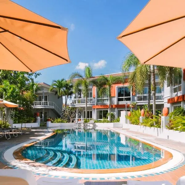 The One Cozy, Phuket，位于查龙的酒店