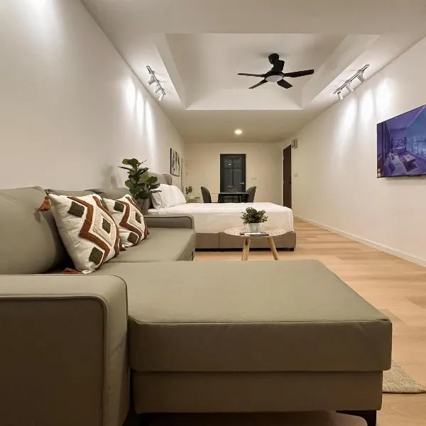 Second Home - Kota Kemuning，位于莎阿南的酒店