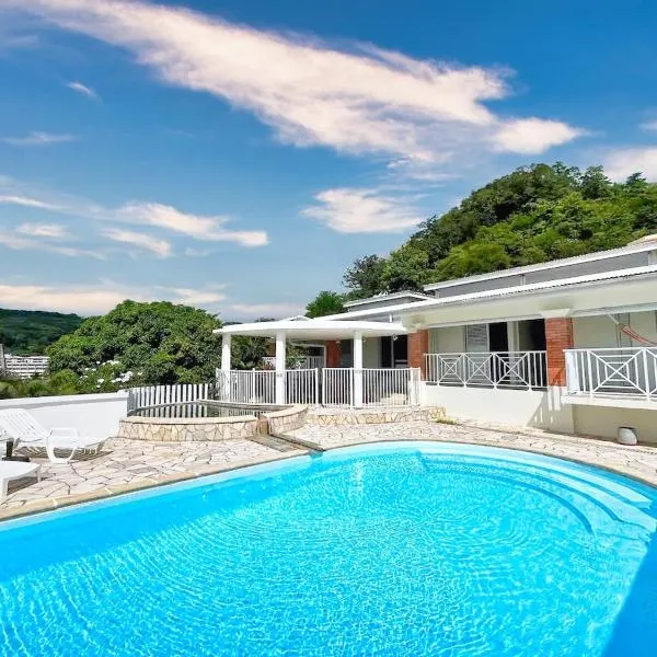 Villa Felix Piscine & jardin cosy，位于勒马兰的酒店
