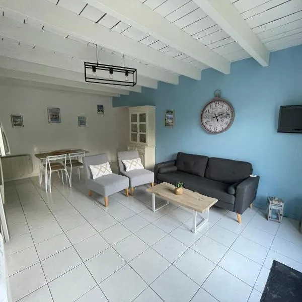 Gîte du Dolmen des trois hiboux，位于Ardillières的酒店